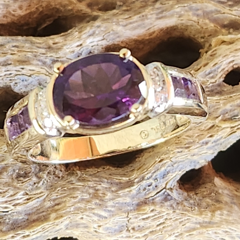 14k Solid Yellow Gold Amethyst Ring - image 1